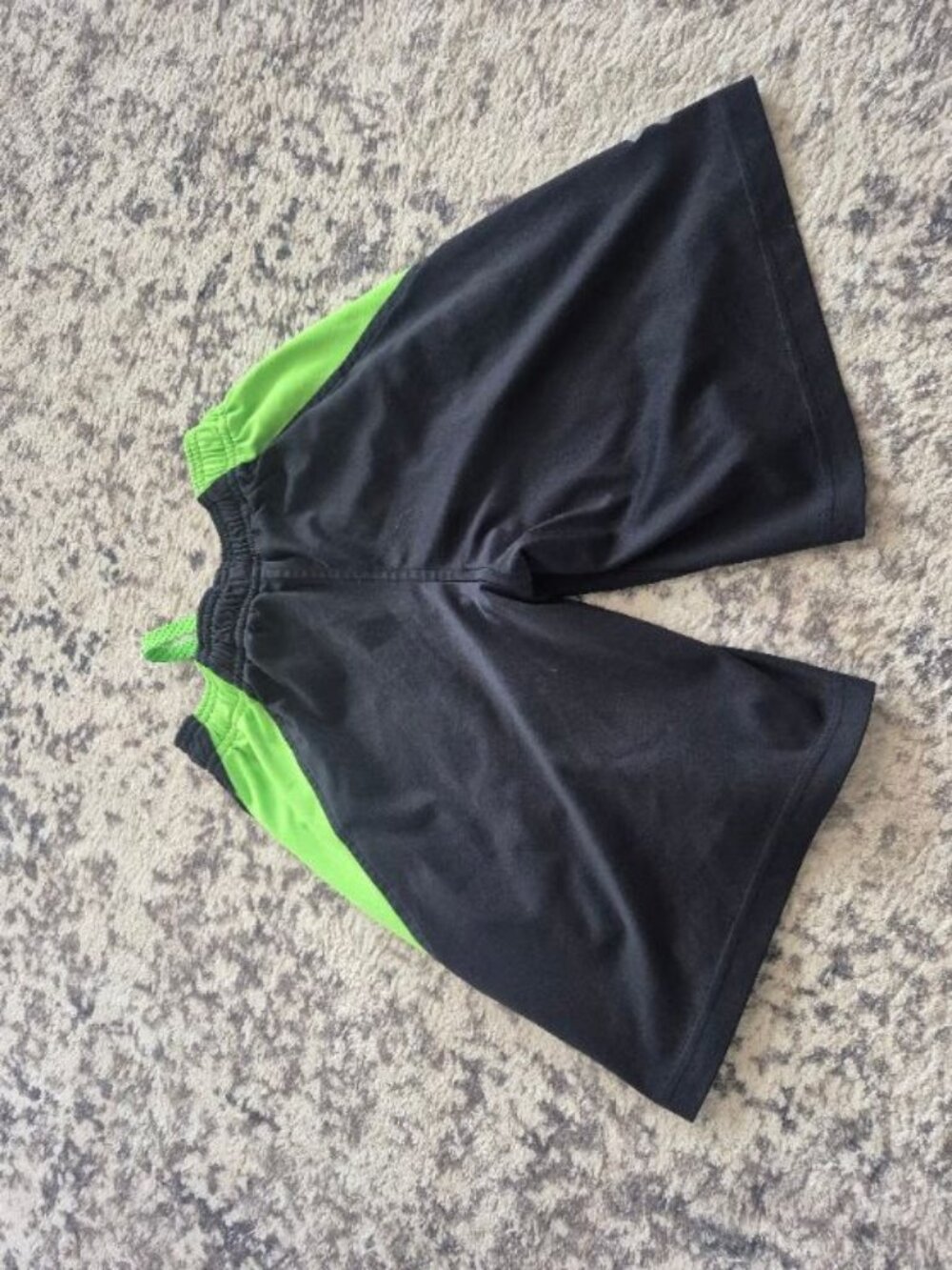 Under Armour Boys Black Neon Green Athletic Shorts Youth M/L